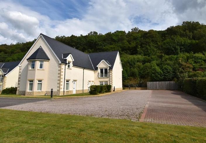 Conaglen, Glenloch View, Fort William 2-Bedroom Loch Side Flat المظهر الخارجي الصورة