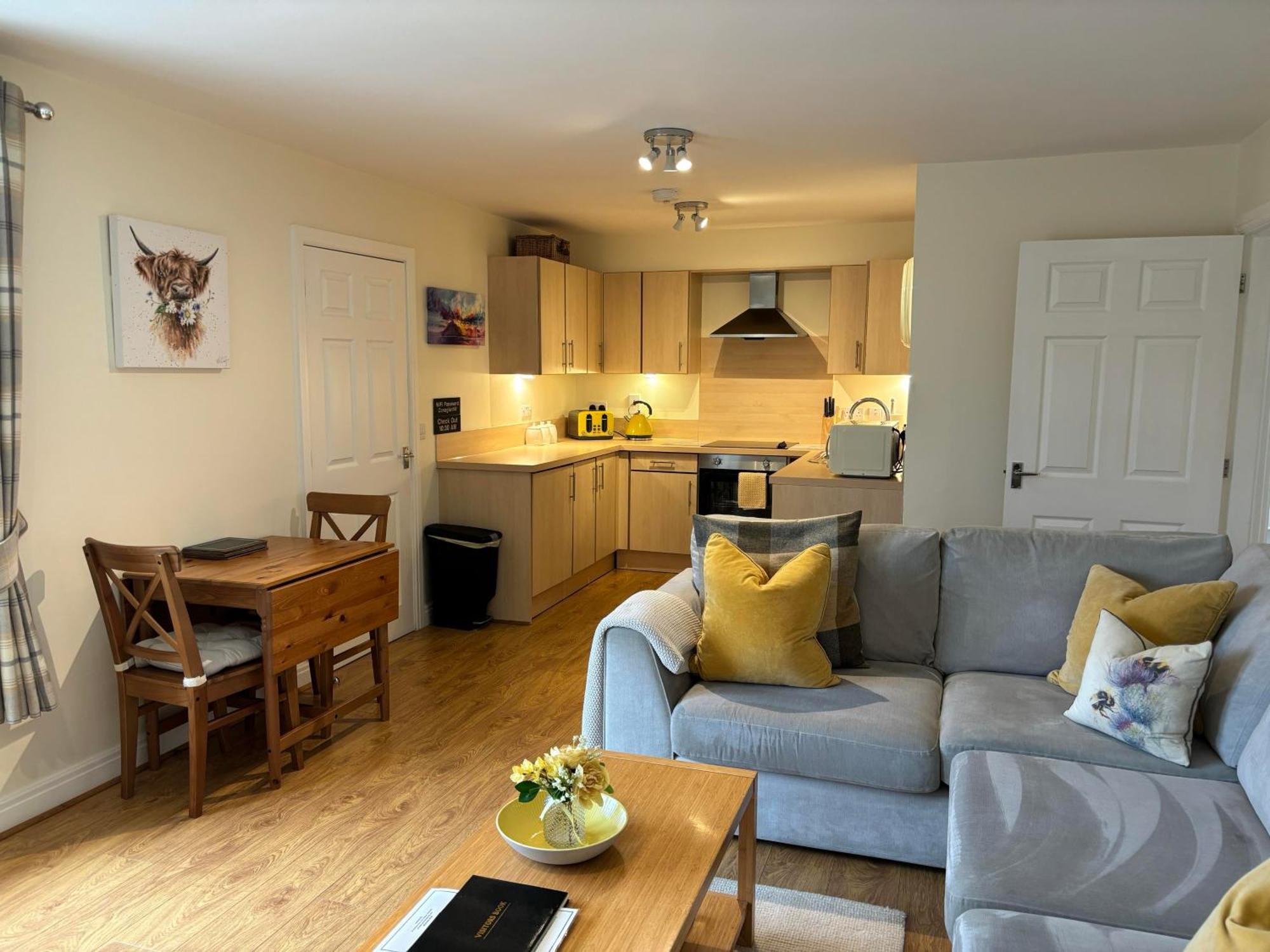 Conaglen, Glenloch View, Fort William 2-Bedroom Loch Side Flat المظهر الخارجي الصورة